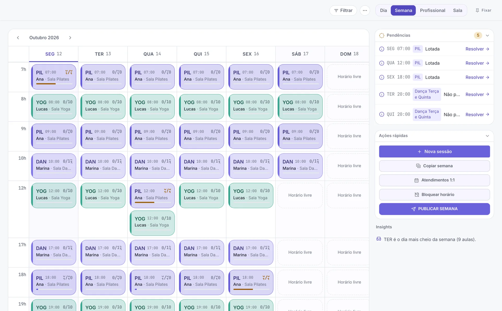 Agenda semanal com turmas coloridas por modalidade